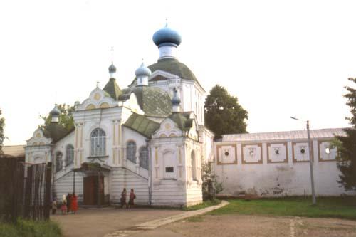 Тихвинский Успенский монастырь . Часовня «Крылечко»