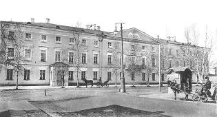 Гатчинский Сиротский институт, где служил К.Д. Ушинский. Фото начала 20 в.