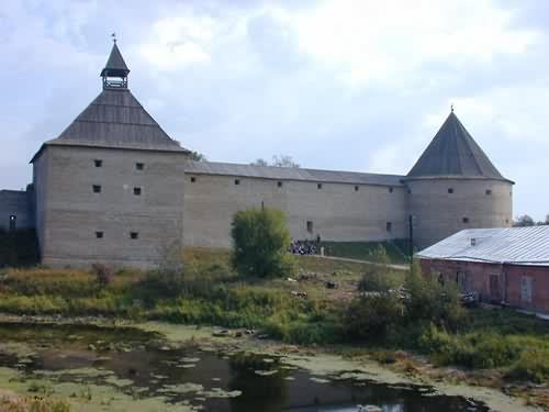 Староладожская крепость. Воротная и Климентовская башни