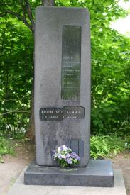 Monument at the garve of E. Sedergran in the urban village of Roshchino