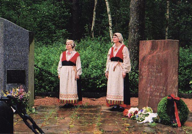 Поселок Запорожское. Открытие восстановленного братского захоронения финских воинов, погибших в 1918, 1941-44