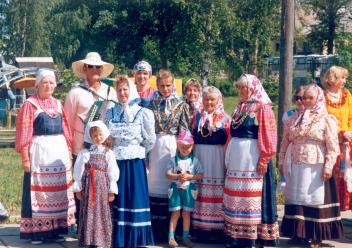 Фольклорный ансамбль деревни Рудно Сланцевского района на фестивале 